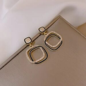 Casca's Square Earrings