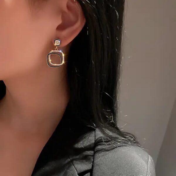 Casca's Square Earrings - Image 4