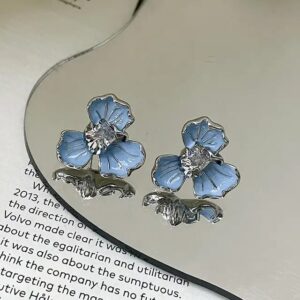 Casca's Petal Earrings