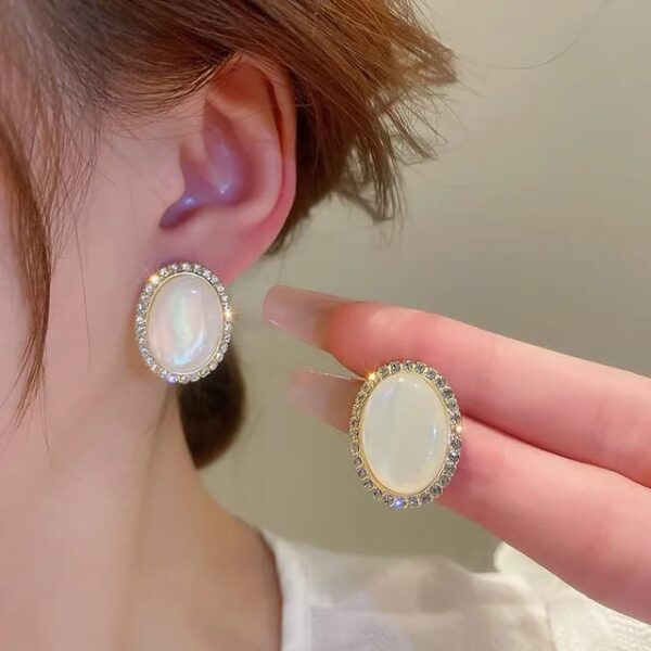 Casca's Oval Studs
