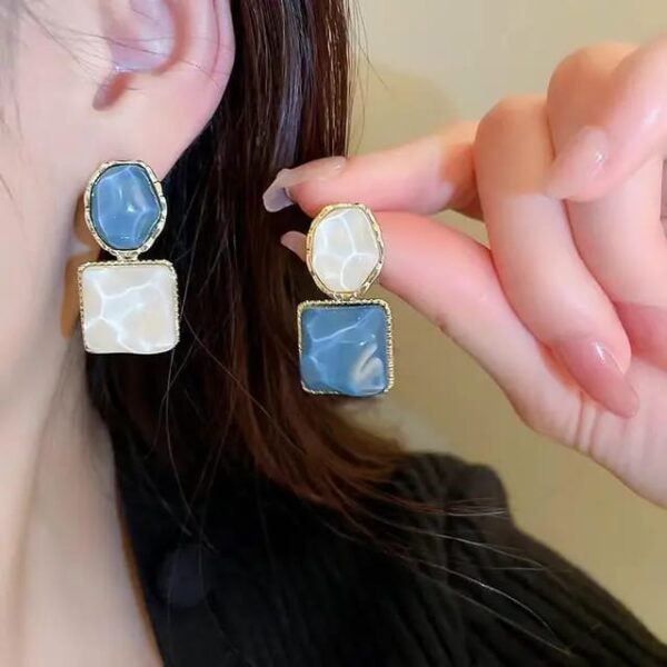 Casca's Duo Earrings - Image 5