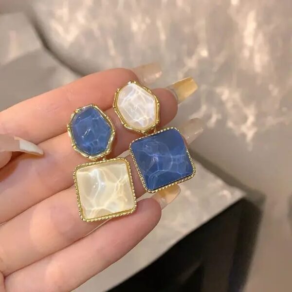 Casca's Duo Earrings - Image 2