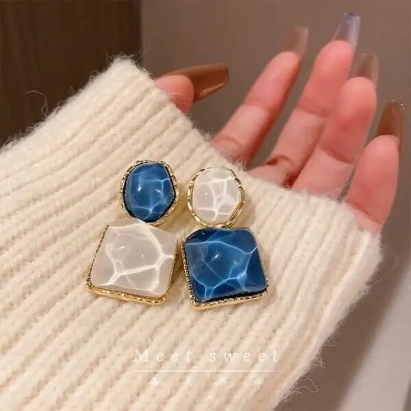 Casca's Duo Earrings - Image 6