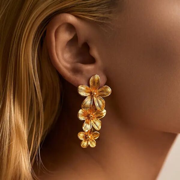 Casca's Golden Bloom Earrings - Image 2