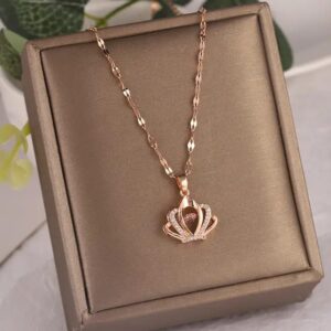 Casca's Rose Gold Crown Chain