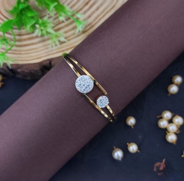Casca's Golden White Bracelet