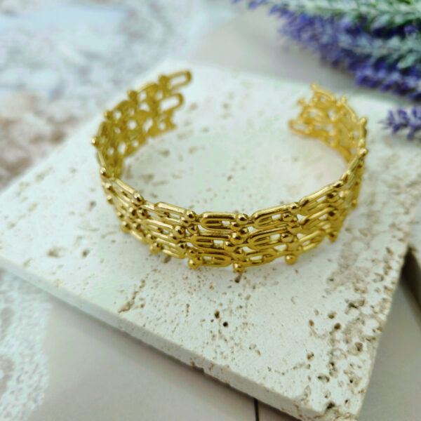 Casca's 18k Gold Plated Gate Handcuff - Image 3