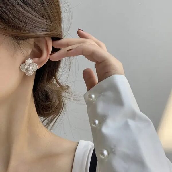 Casca's Pearl Flower Studs - Ivory - Image 2