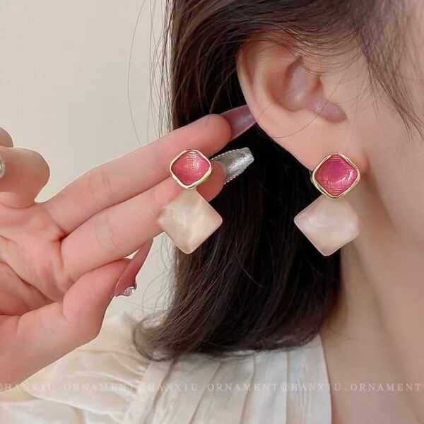Casca's two-tone vibrant Earrings - Pink - Image 3